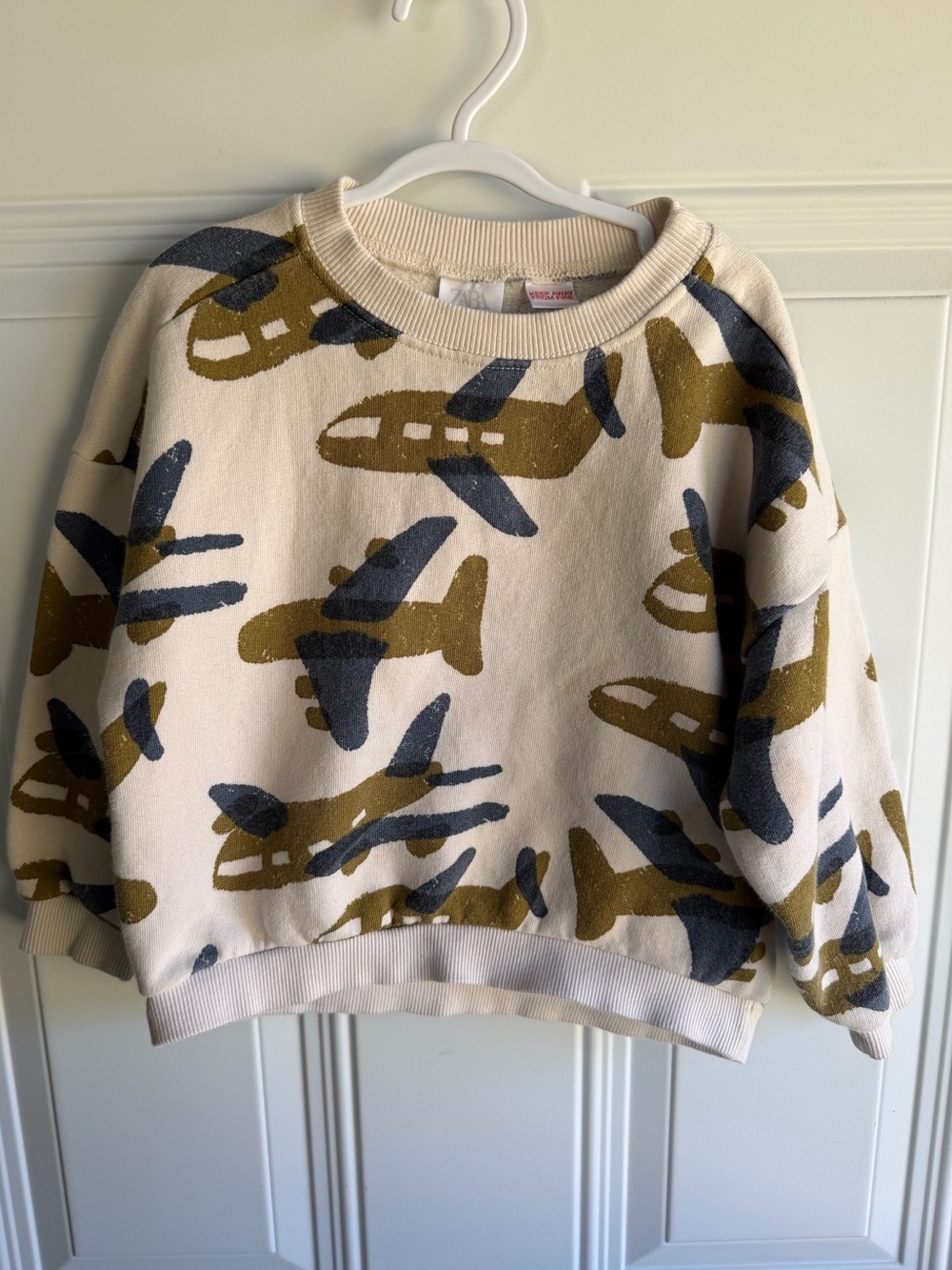 Boys Zara airplane sweatshirt size 5/6